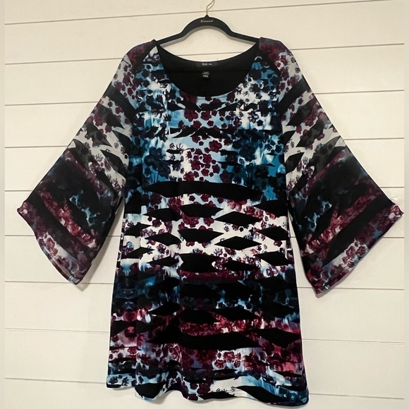 Vibrant Dress - Picture 1 of 6